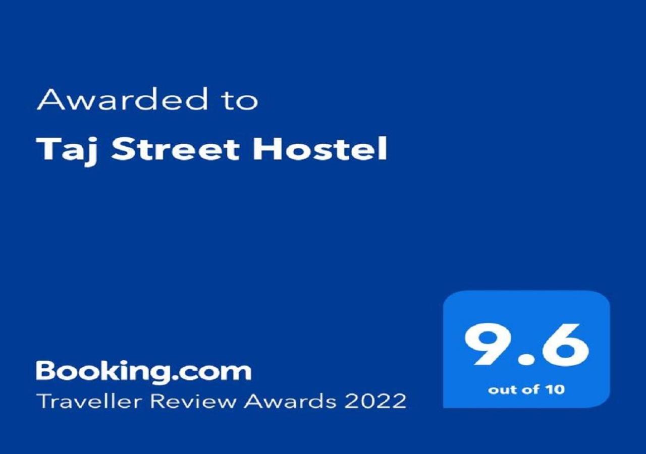 Taj Street Hostel Агра Екстериор снимка