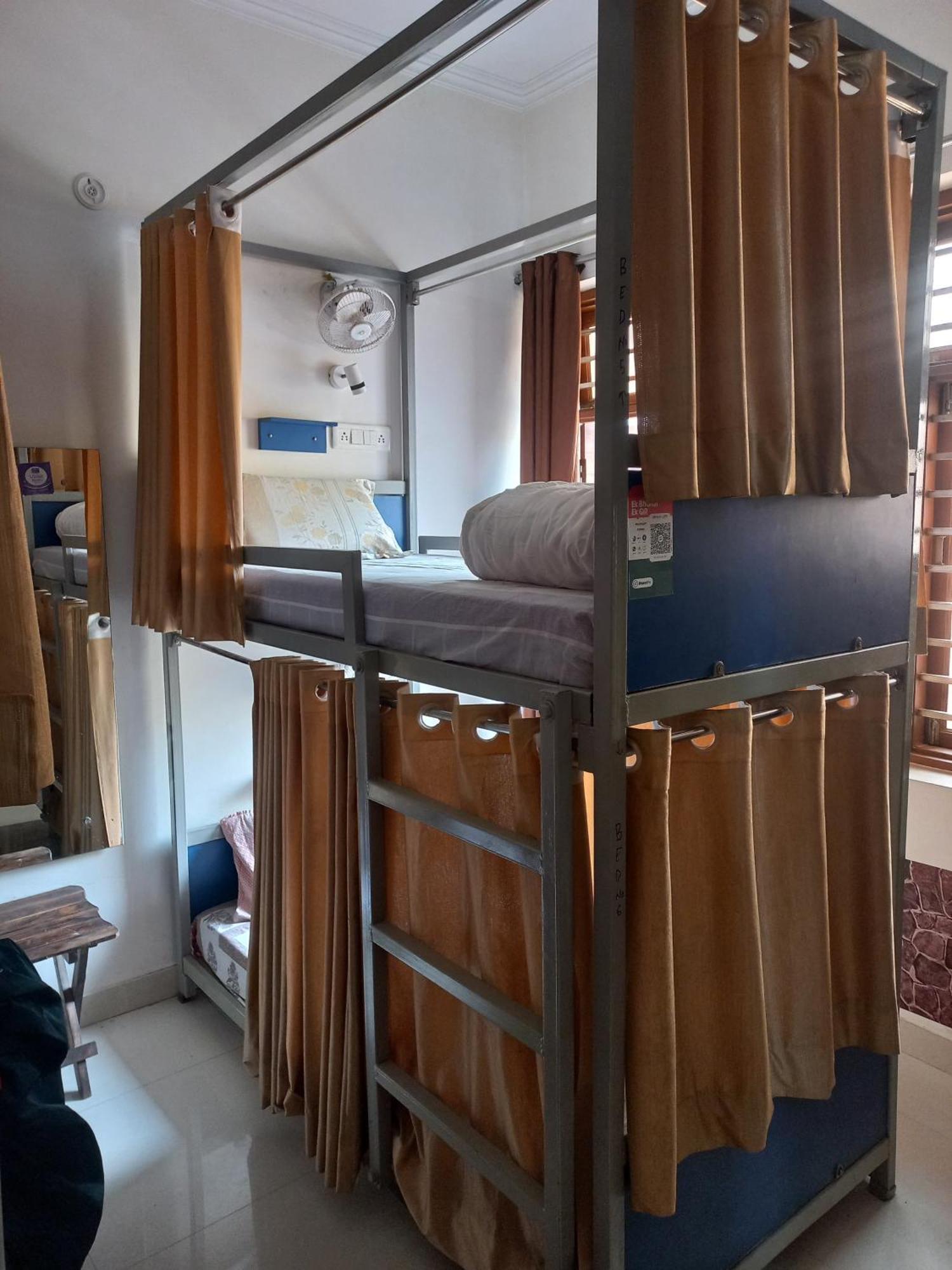 Taj Street Hostel Агра Екстериор снимка